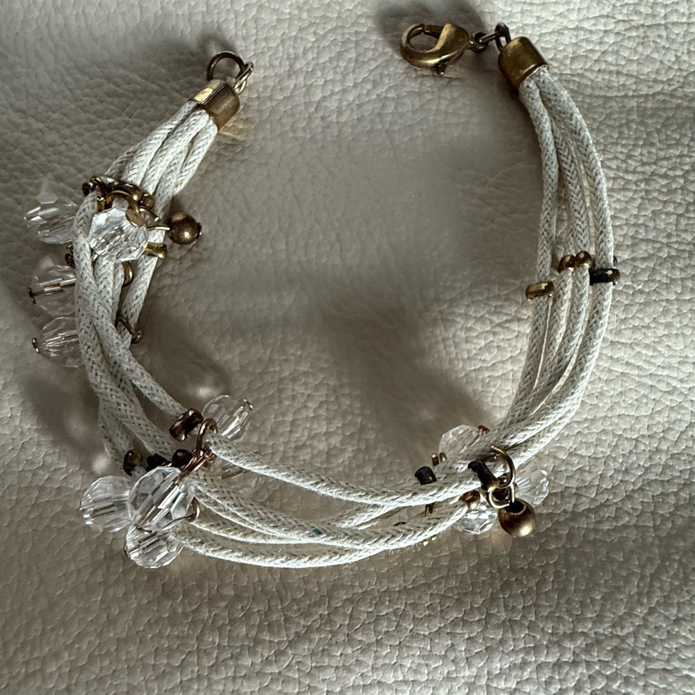 🔥Elegant White and Gold Bracelet